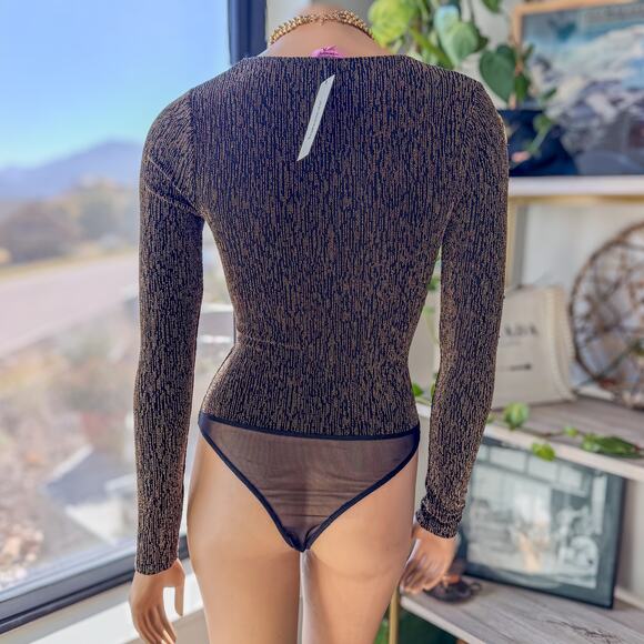 NWT Miami of Francescas Metallic Twist Front Stretch Long Sleeve Body Suit-Small - Picture 3 of 11